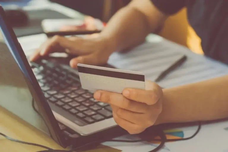 How to Choose a Payment Gateway for Your Bangladeshi Online Store (bKash, Nagad, SSLCommerz)
